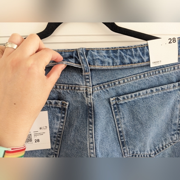 New Mom jeans mid rise Straight-Leg - Picture 7 of 12